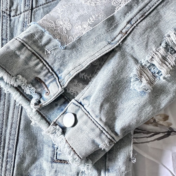 Denim and lace jacket - Picture 9 of 12